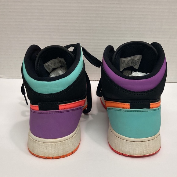 NIKE AIR JORDAN 1 MID GS CANDY NO: 554725-083 7 Y - Picture 8 of 12